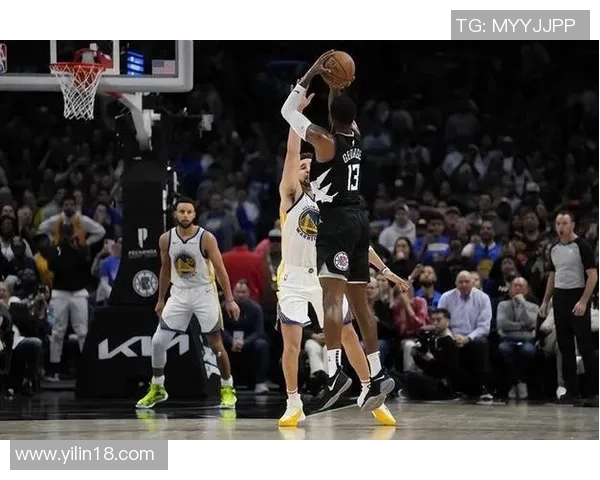考辛斯与保罗乔治的对决分析及其对NBA格局的影响探讨