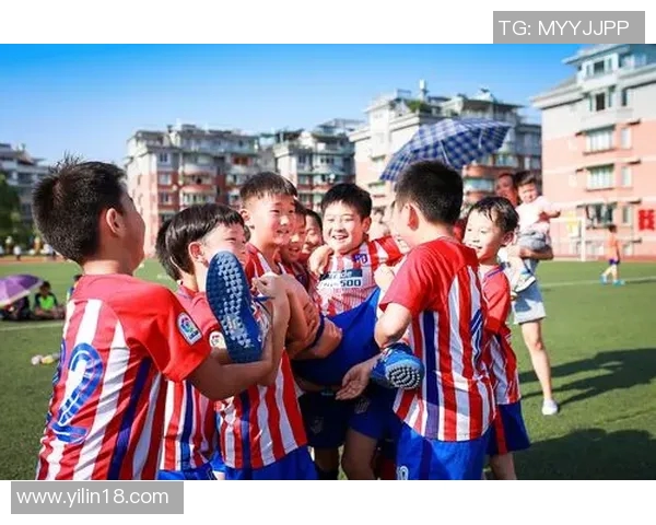 岐阜队与太阳神的激烈对决展现足球魅力与团队精神的巅峰之战